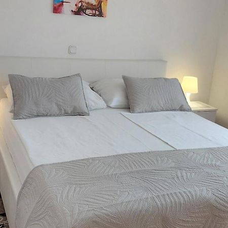 Apartment Ivana,Mali Maj Poreč Exteriör bild