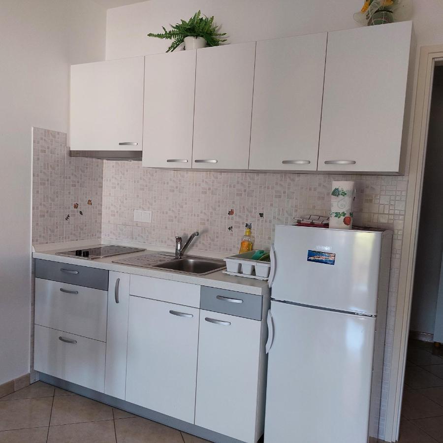 Apartment Ivana,Mali Maj Poreč Exteriör bild
